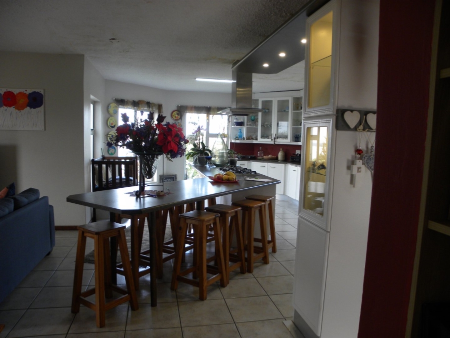 5 Bedroom Property for Sale in Wavecrest Eastern Cape